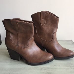 Madden Girl “Cowboy” Style bootie